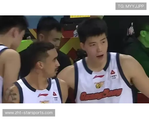 球员在比赛中以出色防守影响比赛结果被赞誉，球员就应该在